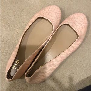 Pink snakeskin flats